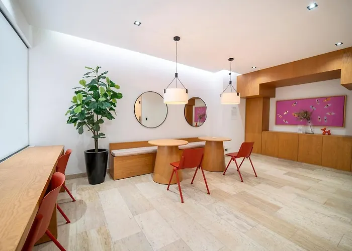 Modern With Pool In *